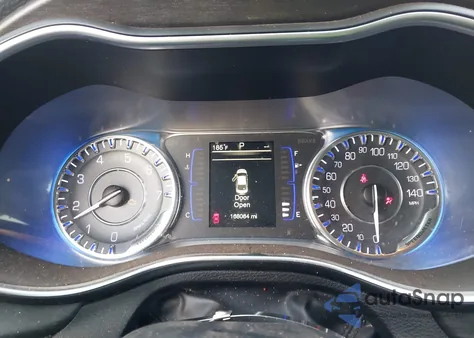 2016 Chrysler 200 Lx z USA, uszkodzony, nr VIN 1C3CCCFB6GN171495